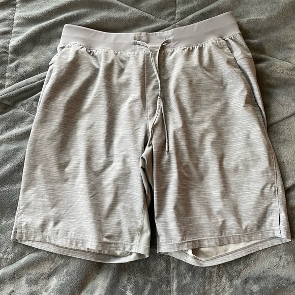 Lululemon T.H.E. 9” lined shorts size L (black, gray, and white) - Picture 2 of 7